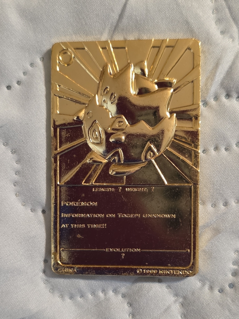 Pokemon Gold Togepi Collector Trading Card - Shiny Gold Tone - Picture 2 of 3